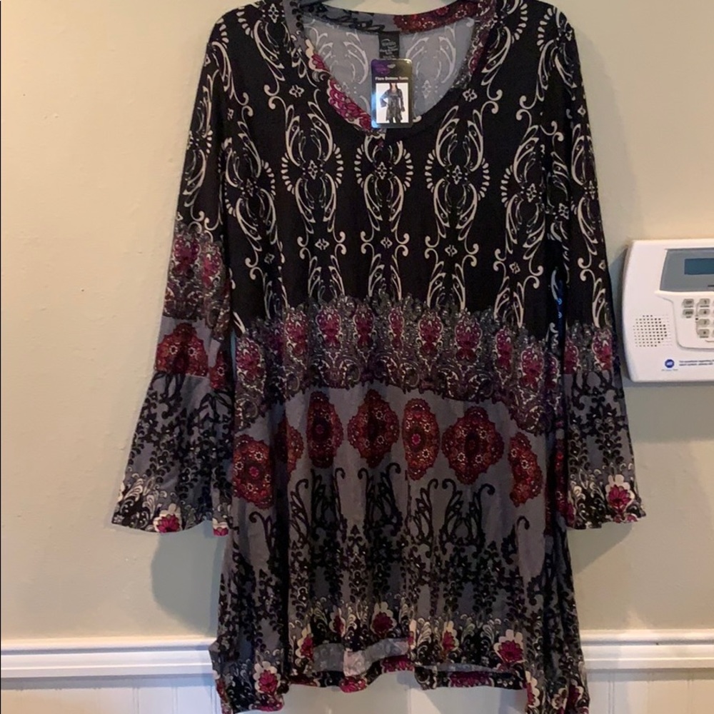 NWT! Flare bottom & sleeve tunic